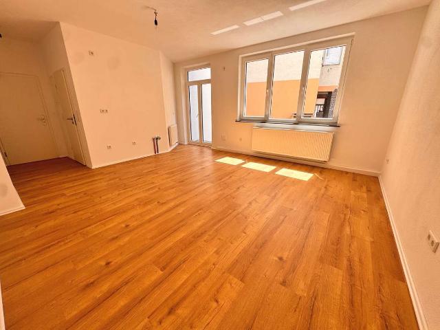 Provisionsfrei – Sanierte 2 Zimmer Terrassenwohnung in Nürnberg