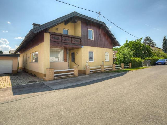 PROVISIONSFREI: Saniertes Familienhaus mit separatem Eingang & Ausbaupotential zusätzlich 135m² in Klagenfurt Welzenegg!