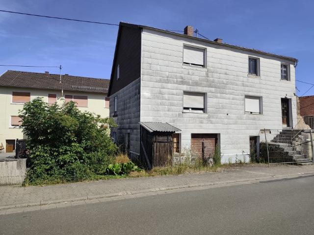 Provisionsfrei* Sanierungsbedürftiges Einfamilienhaus mit 630 m² Grundstück
