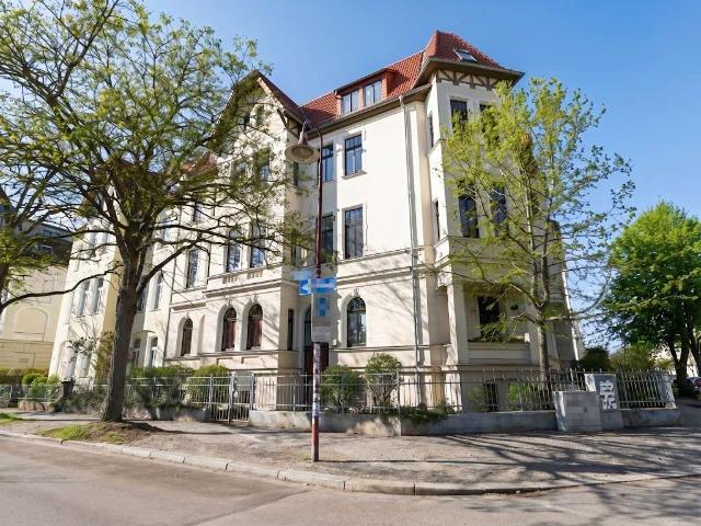 Provisionsfrei Stadtf. Ost: Altbau Highlight Parkett, hohe Decken, EBK, Tageslichtbad BW&Dusche