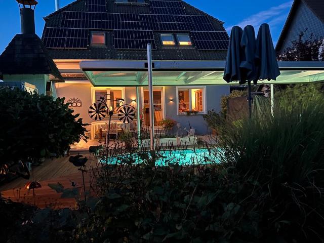 PROVISIONSFREI Stilvolles, geräumiges Haus mit Pool und Kamin