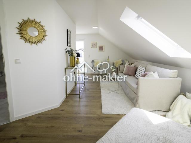 1 Zimmer Wohnung*Provisionsfrei*Balkon*Klimaanlage*Neuwertig*Dachgeschoss*Niederwerrn