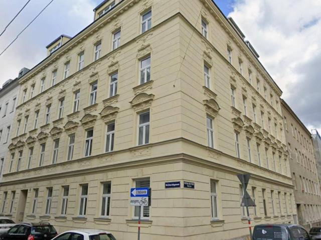 Provisionsfreie 3 Zimmer Wohnung mit großzügiger Terrasse zum Innenhof