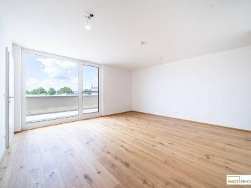 Provisionsfreie 2 Zimmer Wohnung mit über 80qm Freifläche