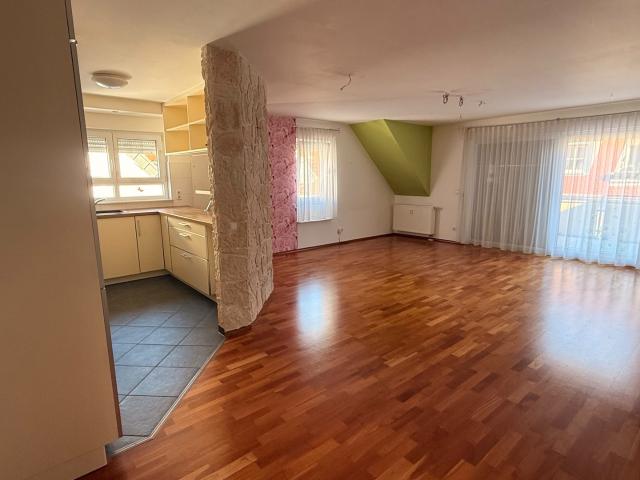 Provisionsfreie 4,5 Zimmer Maisonette, Südbalkon, 2 Bäder, TG Stellplatz inklusive