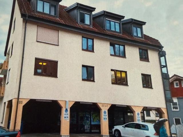 PROVISIONSFREIE Geräumige 4,5 Zimmer Wohnung mit TG UND EBK