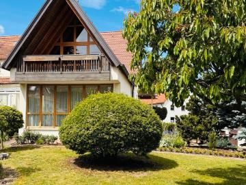 Provisionsfreie Doppelhaushälfte mit Einliegerwohnung