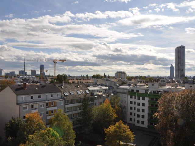 Provisionsfreie, klimatisierte DG Wohnung mit Terrasse