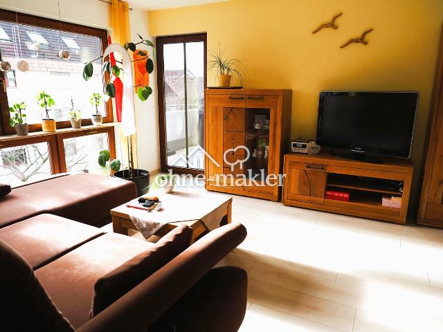 Provisionsfreie, helle 3 ½ Zimmer Wohnung im 2. OG mit Balkon in Kirchheim / Teck