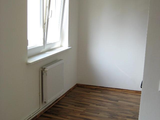 provisionsfreie, helle 2.5 Zimmer Wohnung in zentraler Lage mit Balkon und Einbauküche ab 01.06