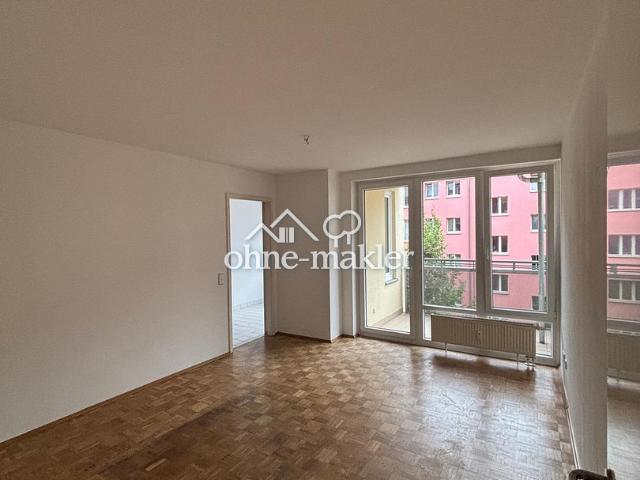 Provisionsfreie, lichtdurchflutete 3 Zimmer Wohnung mit Loggia in Berliner Top Lage