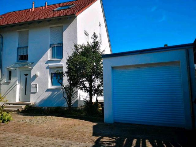 Provisionsfreie Sonnige gepflegte Doppelhaushälfte in Herrenberg