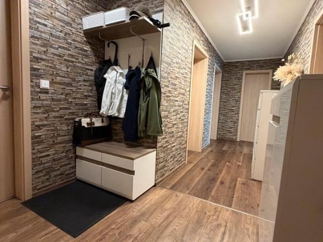 Provisionsfreie sanierte 4 Zimmer Wohnung mit Garage & Balkon