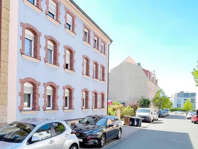 Provisionsfreie Wohnung in Stein: Vermietete 2 Zimmer Wohnung im Obergeschoss mit Stellplatz