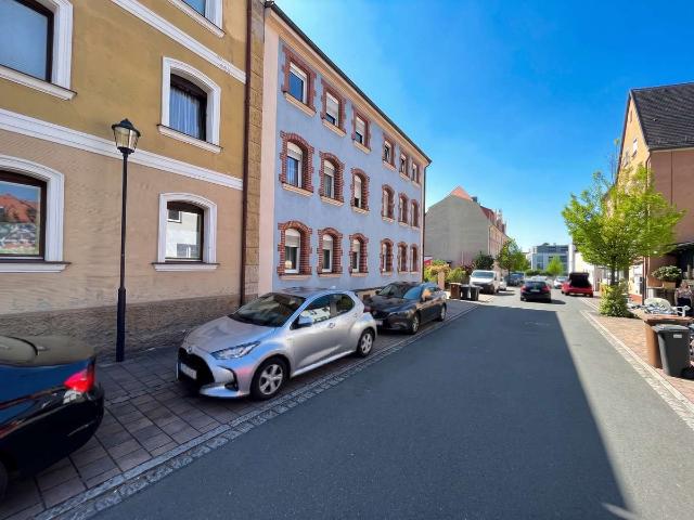Provisionsfreie Wohnung in Stein: Freie 3,5 Zimmer Wohnung im 2. OG Dachgeschoss mit Garage
