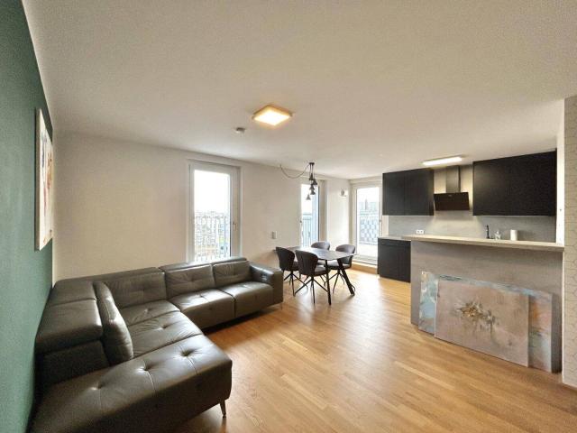 Provisionsfreie + teilmöbliert + Garagenabstellplatz: stilvolle Terrassenwohnung mit Fernblick in attraktiver Wohnlage!