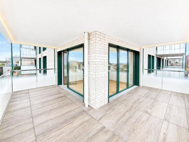Provisionsfreie Traumwohnung mit großem Balkon in beeindruckender Gartenoase