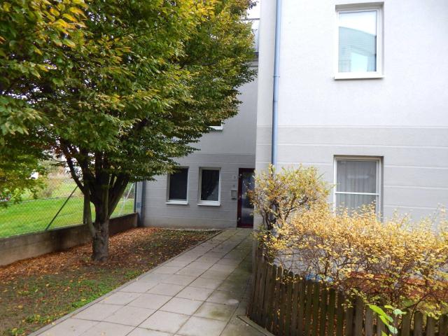 PROVISIONSFREIE, TRAUMHAFTE, SEHR GEPFLEGTE 2 ZIMMER GARTENWOHNUNG IN TOPLAGE IM ZENTRUM