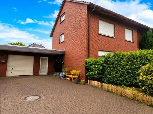Provisionsfreies Mehrfamilienhaus mit 2 Wohneinheiten