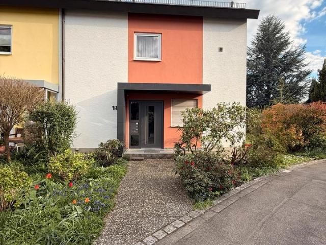 Provisionsfreies Dreifamilienhaus mit attraktiven Extras FREI