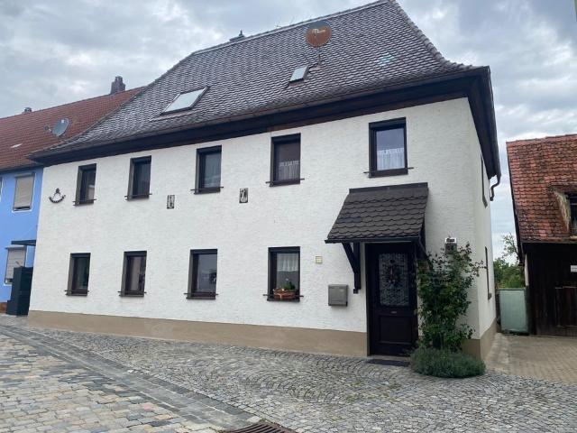 Provisionsfreies Einfamilienhaus in Markt Erlbach mit Garten
