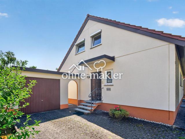 Provisionsfreies Einfamilienhaus mit Einliegerwohnung und Garage