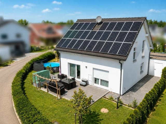 Provisionsfrei: Architektenhaus mit Garten – 5 Zimmer, Büro, Garage & Carport