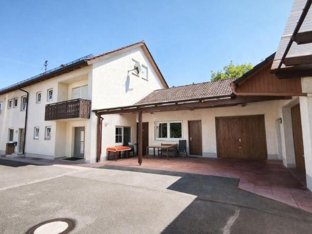 Provisionsfreies Raumwunder: Zweifamilienhaus ca. 258 m² mit PV