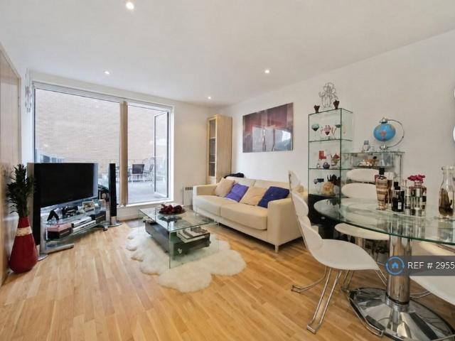 Provost Street, London, N1 1 bed flat to rent £2,750 pcm £635 pw