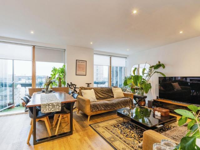 Provost Street, London, N1 2 bed flat to rent £5,000 pcm £1,154 pw