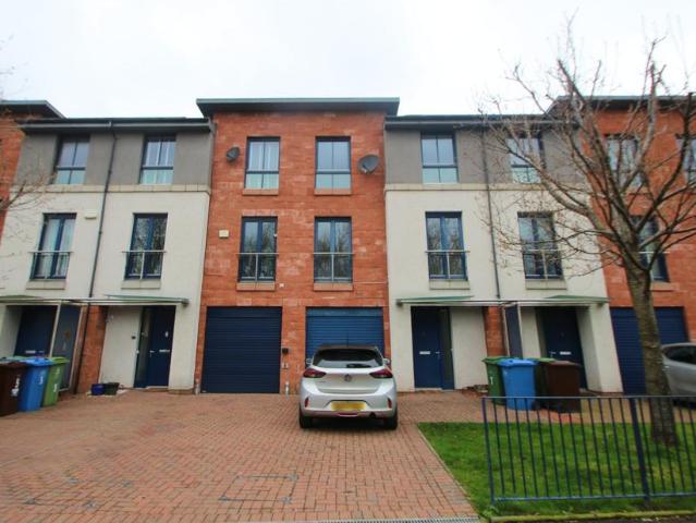 Provost Way, Glasgow, G5 4 bed house to rent £1,700 pcm £392 pw