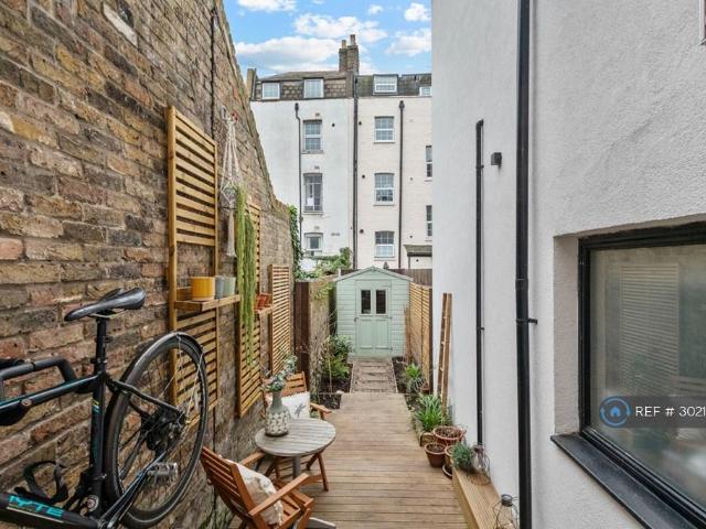 Prowse Place, London, NW1 1 bed flat to rent £2,195 pcm £507 pw
