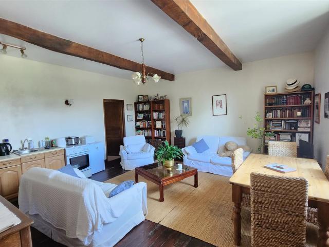 Prox. Cardeilhac, ferme renovée, 3 appartements, 6703m², pis. 241m² Cardeilhac