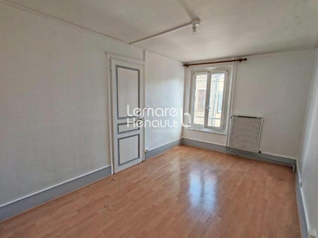 Prox Gare, Apt F2 refait à neuf 43.63 m²