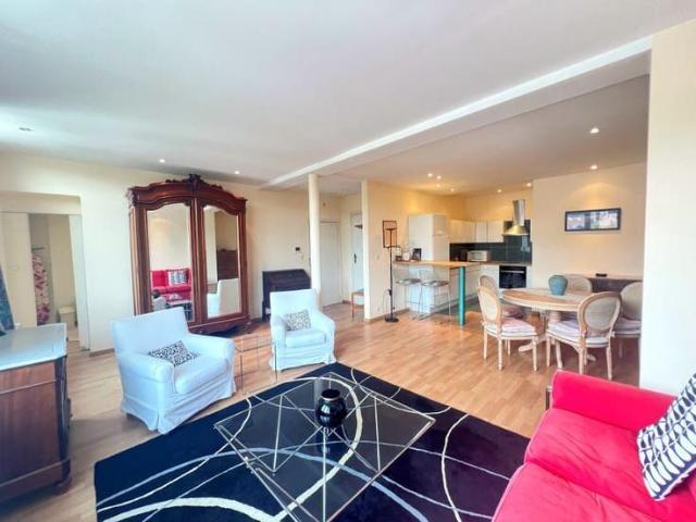 Prox Louise / Flagey Spacieux Appartement 1 Chambre Meublé