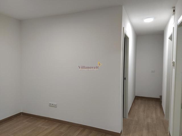 PRÓXIMA PLAZA ESPAÑA, CASA DE PIEDRA ADOSADA, 2 PLANTAS, 2 DORMITORIOS, 3 ARMARIOS EMPOTRADOS, COCINA CON ELECTRODOMÉSTICOS