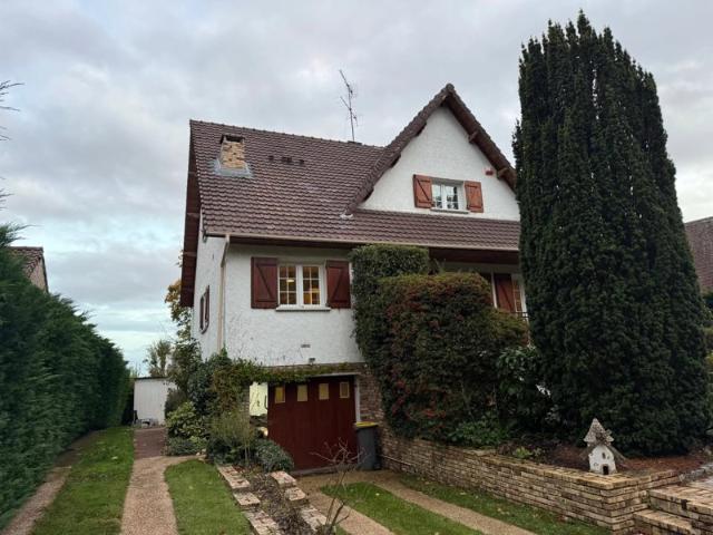 PROXIMITE BREUILLET ! PAVILLON FAMILIAL SUR SOUS SOL TOTAL !