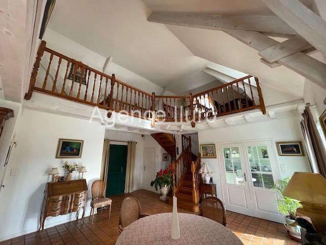 Proximite Immediate Oloron Vue Exceptionnelle Sur Les Pyre. 183m² Oloron Sainte Marie