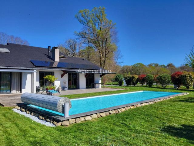 Proximite Oloron Magnifique Villa D'architecte De Style Cont. 178m² Oloron Sainte Marie