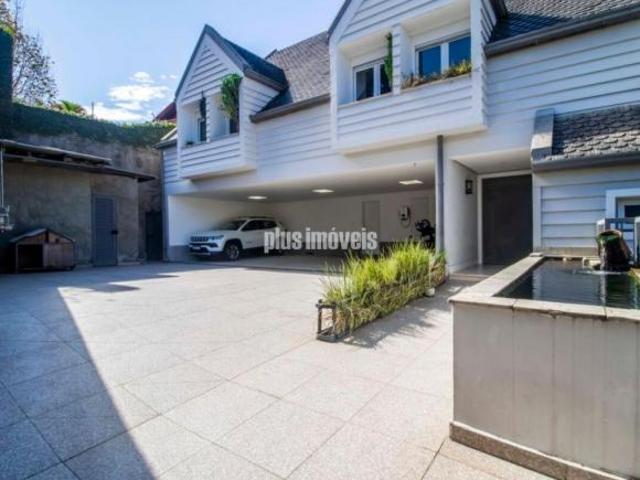 PRÓXIMO AO ALBERT EINSTEIN 465,0M²AC 4 SUÍTES, 7 VAGAS EXCELENTE LAZER