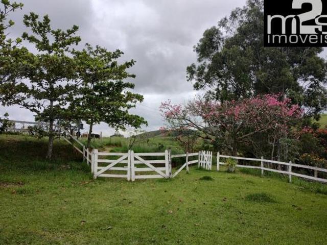 Próximo ao Asfalto, Estrutura para Morar, Nascente, 12,0 km do Centro da Cidade