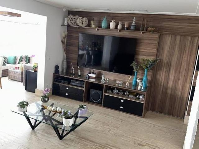 Próximo ao Shopping Analia Franco. Praticidade e conforto