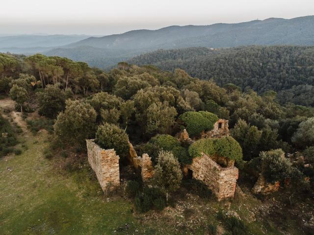 “Proyecto de restauración de una masía histórica en 28 hectá. 485m² Sant Sadurni de L'Heura