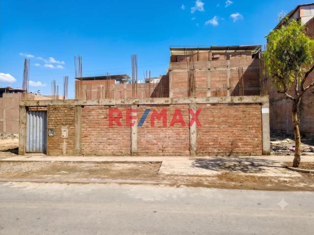 Proyecto Inmobiliario Con Sótano Construido | 240 M² | Frente 12M | 9 Estacionamientos | Us$178,000 | Carabayllo