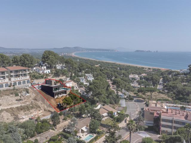 Proyeccto de una villa de nueva construcción 300m² Begur