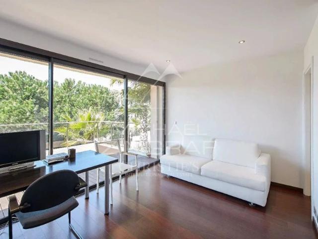 Proche Cannes superbe villa vue mer