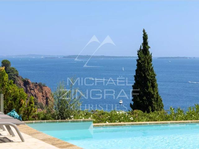 Proche Cannes Théoule Sur Mer Villa Domaine Pieds dans l. 261m² Théoule sur Mer