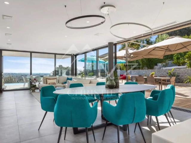 Proche Cannes Villa contemporaine vue mer