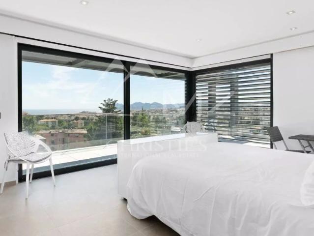 Proche Cannes Villa contempraine neuve