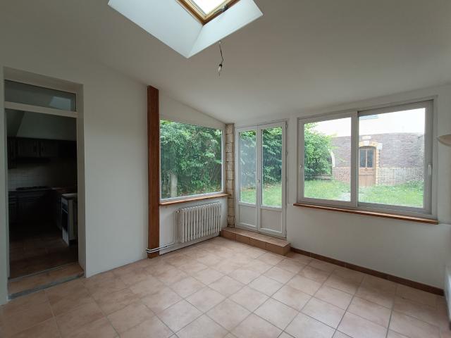 PROCHE CENTRE VILLE, DANS QUARTIER ST JUST DES MARAIS, MAISON BOURGEOISE DE 160 M2 HAB AVEC GARAGE ET JARDIN